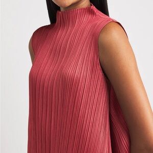 NWT Abercrombie and Fitch Burgundy High Neck Flowy Tank